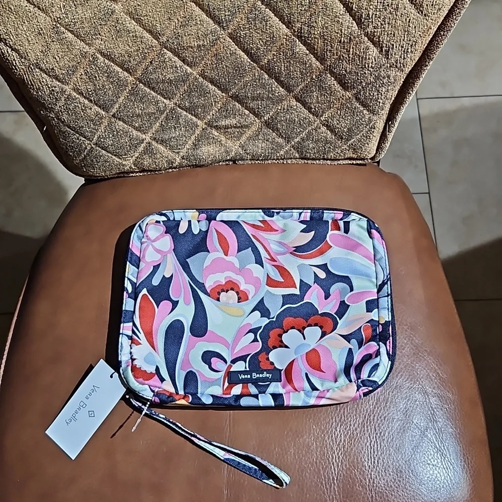 Vera Bradley Mod Paisley Lighten Up Wipes Pouch Wristlet Bag Baby Floral NWT